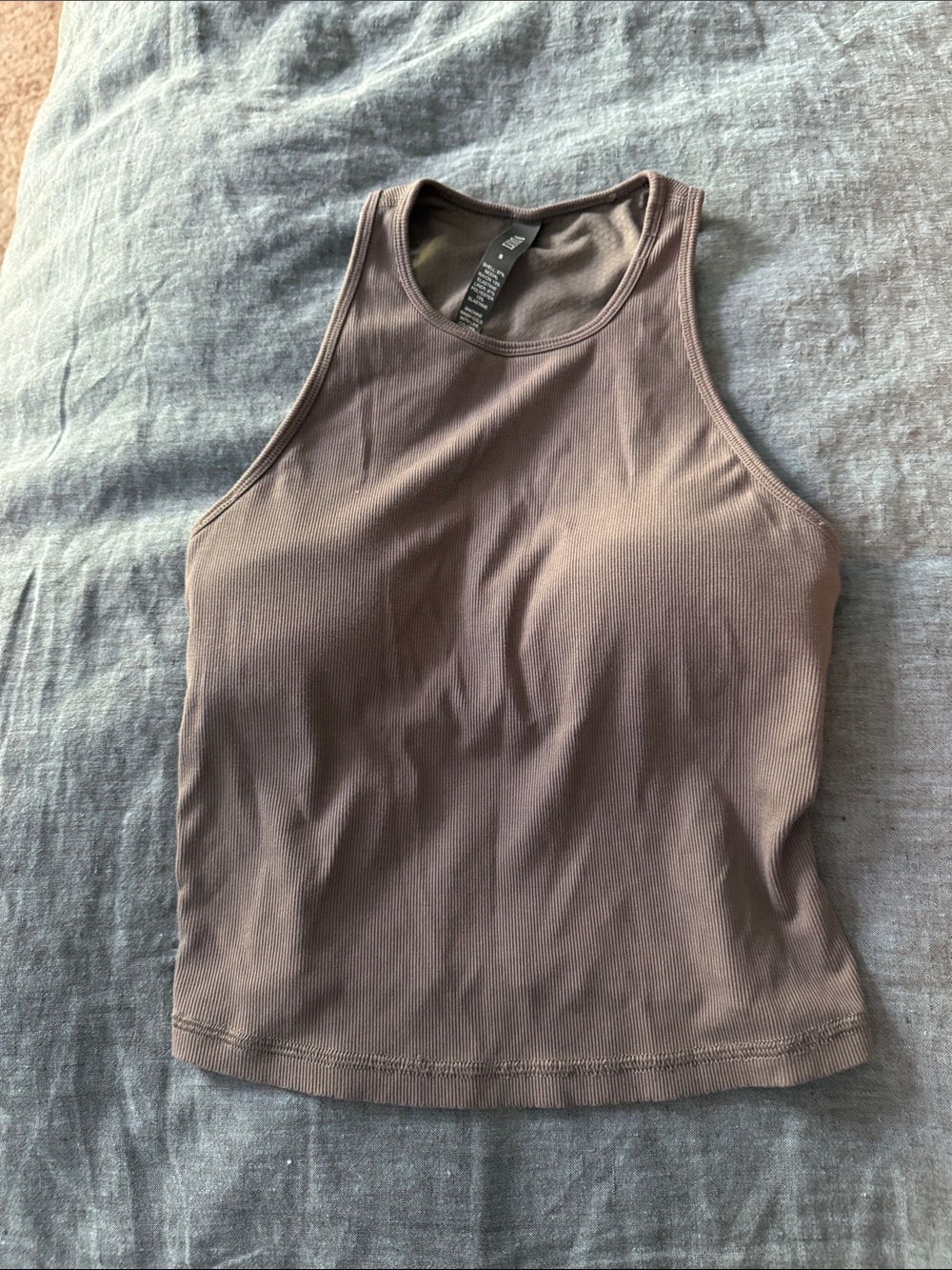 Vuori Women's Ribbed High-Neck Tank Top in Taupe